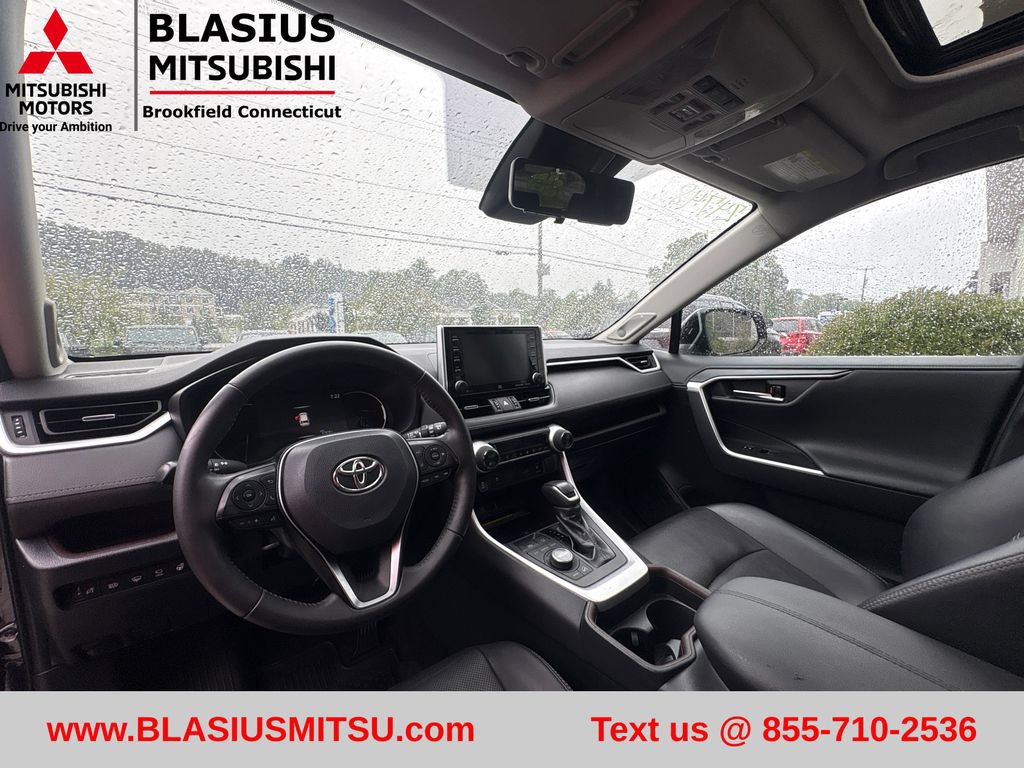 Used 2019 Toyota RAV4 Limited w/ Advanced Technology Package AWD/4WD image 18