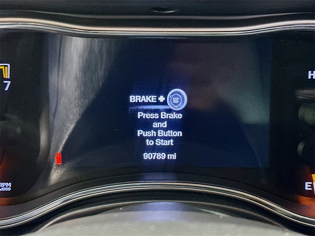 Used 2020 Jeep Grand Cherokee Overland image 12