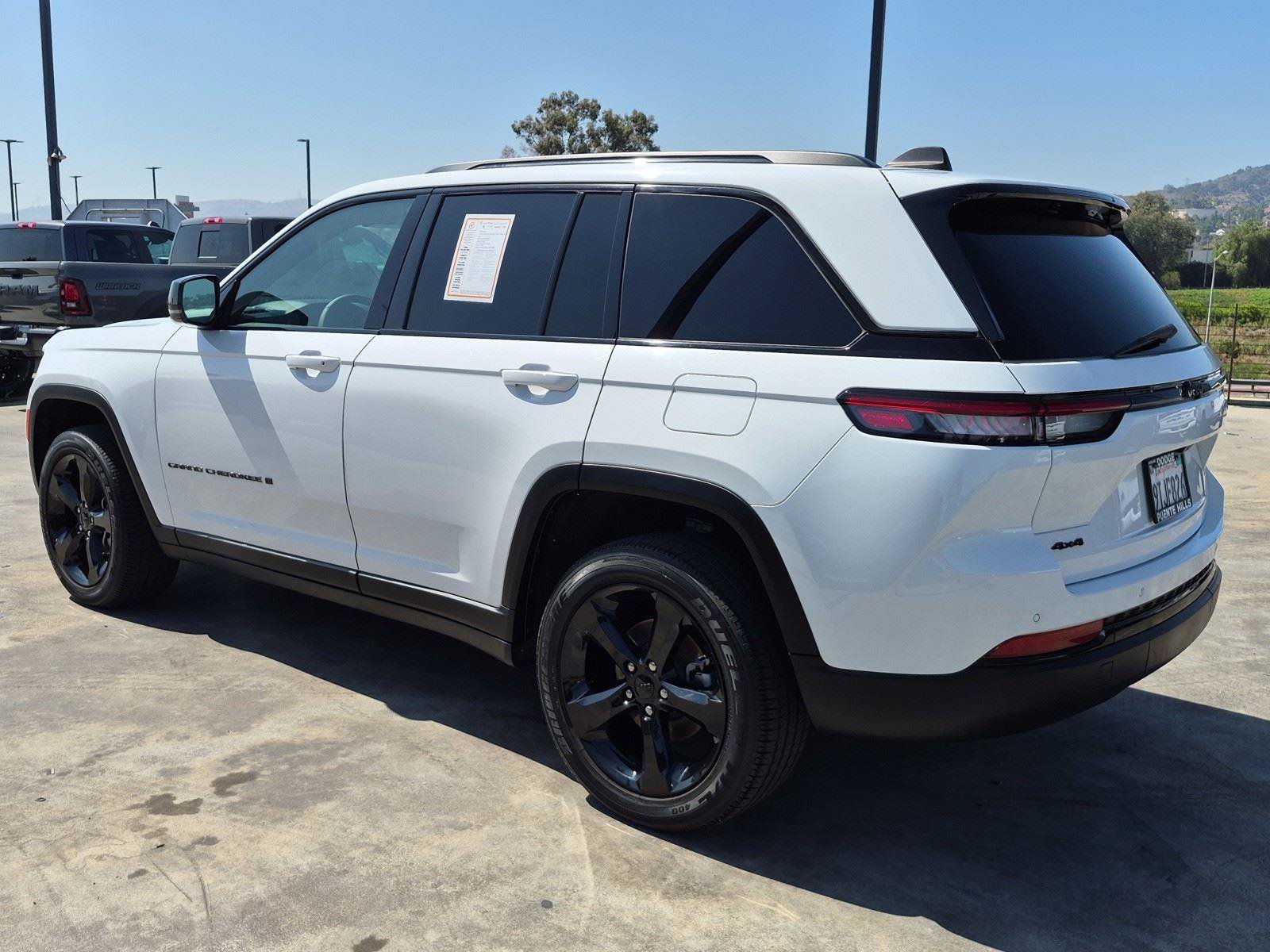 Certified 2024 Jeep Grand Cherokee Altitude AWD/4WD image 4