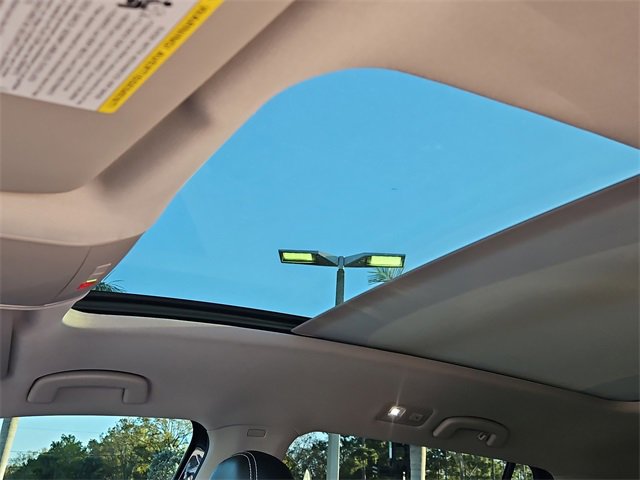 Used 2022 Volkswagen Atlas SEL Premium image 32