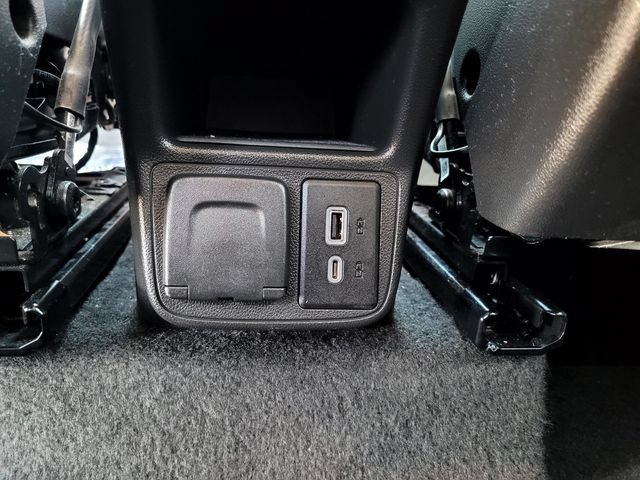 Used 2022 Buick Encore GX Essence w/ Experience Buick Package FWD image 13