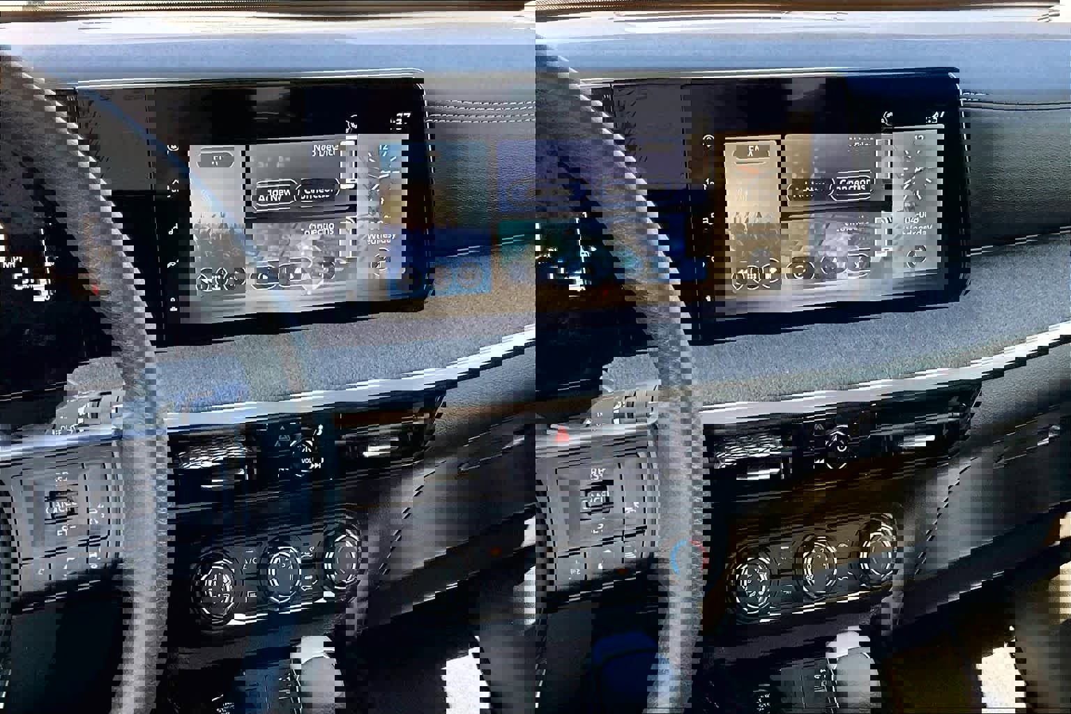 Used 2025 Nissan Kicks SV image 7