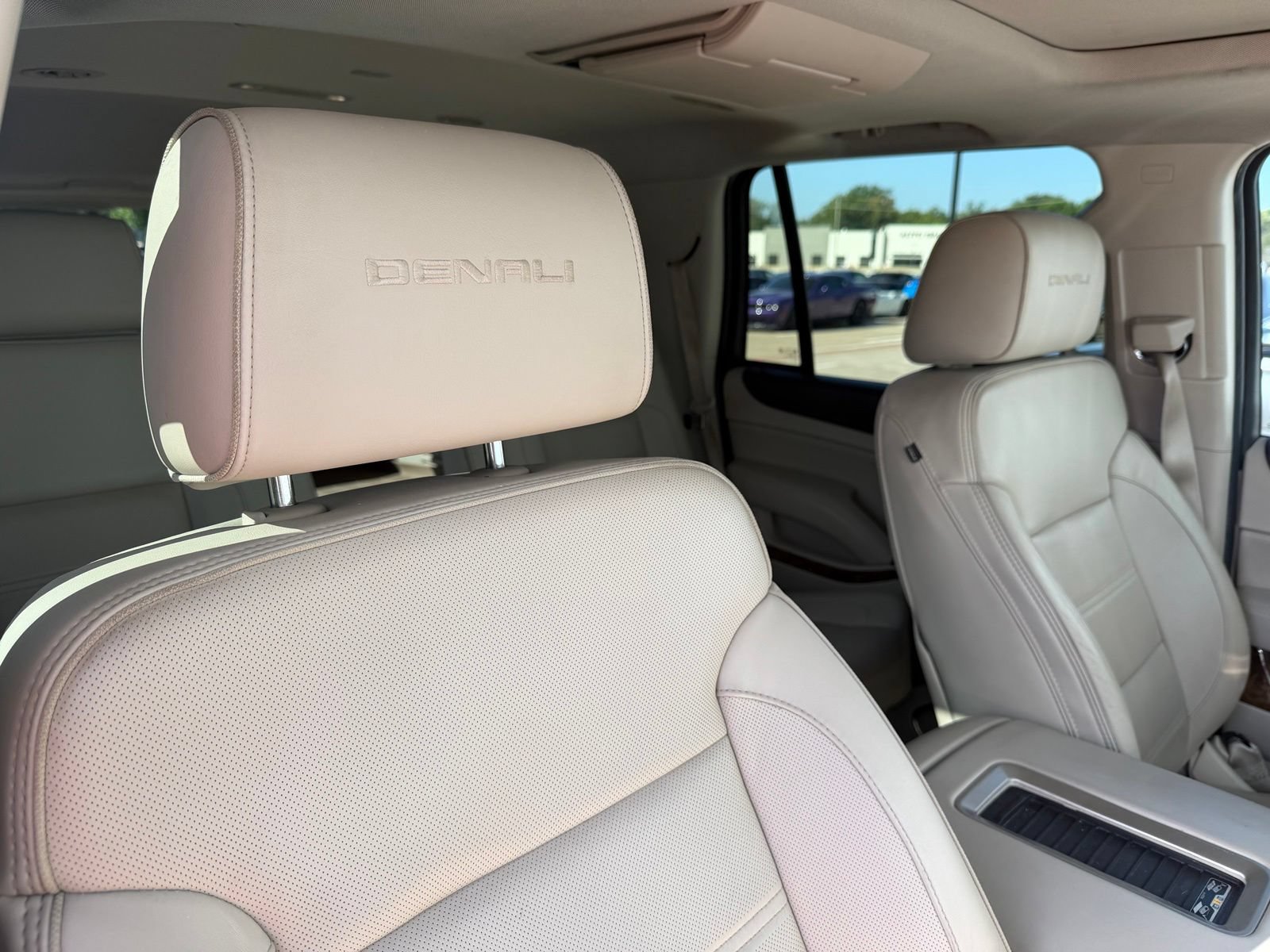 Used 2015 GMC Yukon Denali w/ Open Road Package AWD/4WD image 36