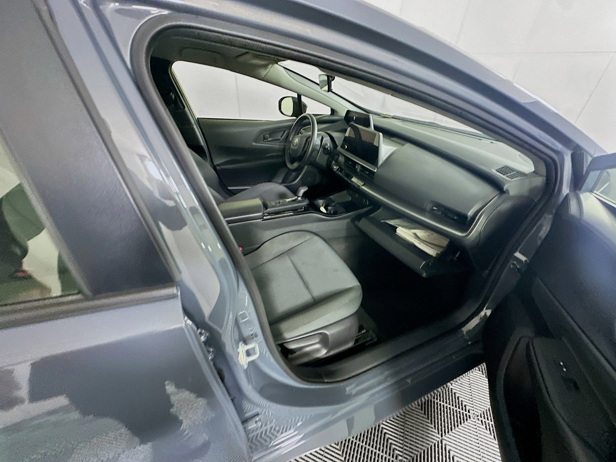 Used 2024 Toyota Prius LE image 30