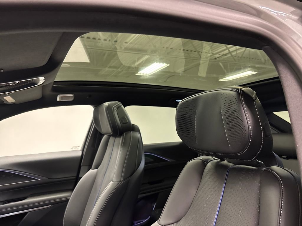 New 2026 Cadillac Lyriq V w/ LPO, Floor Liner Package AWD/4WD image 31