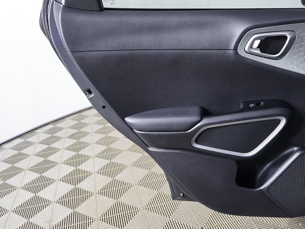 Used 2020 Kia Soul LX FWD image 19