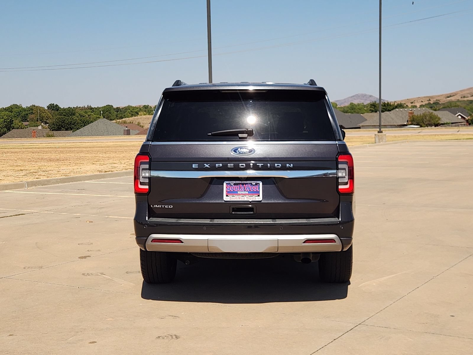Used 2024 Ford Expedition Limited RWD image 8