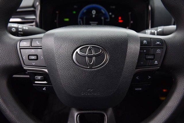 Used 2025 Toyota Camry LE image 19