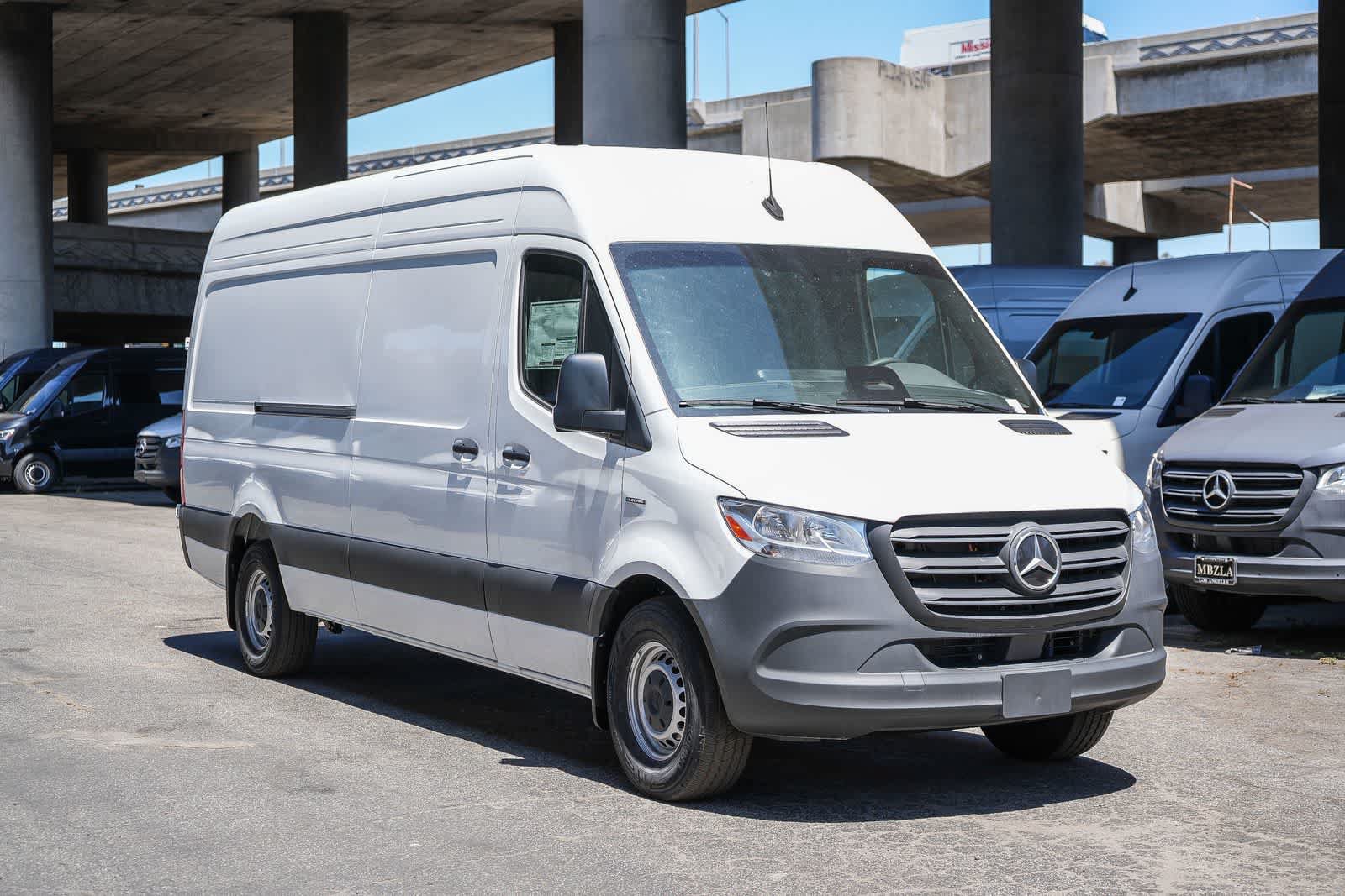 New 2025 Mercedes-Benz eSprinter 170 Cargo image 3