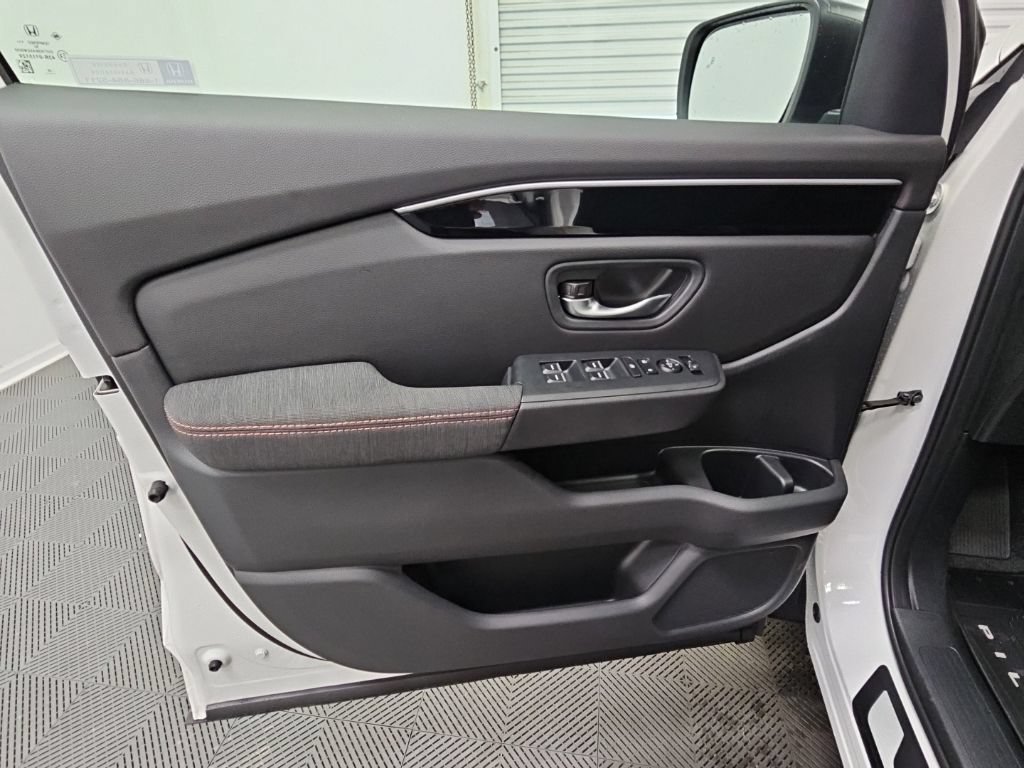 New 2026 Honda Pilot Sport image 29