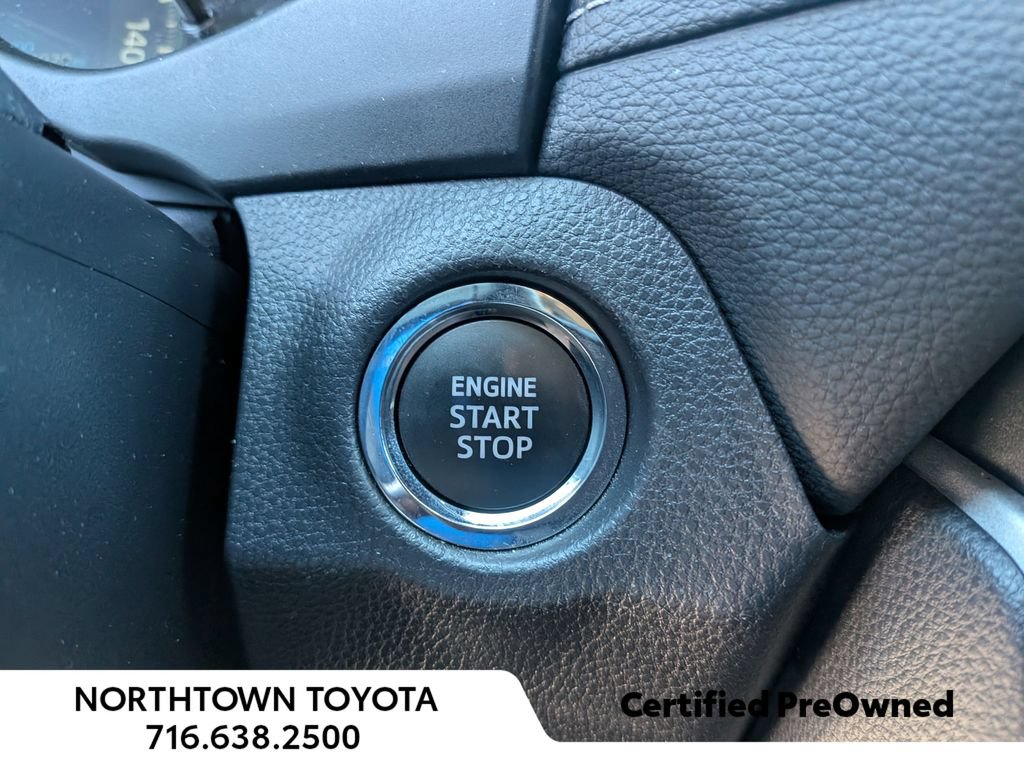 Used 2025 Toyota RAV4 XLE AWD/4WD image 22