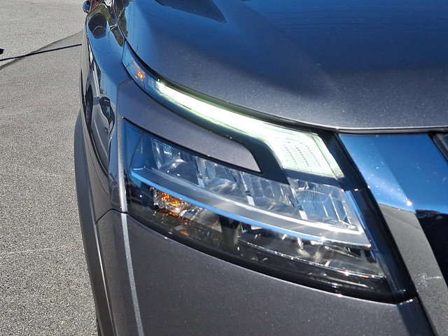 Certified 2024 Nissan Pathfinder SL image 10