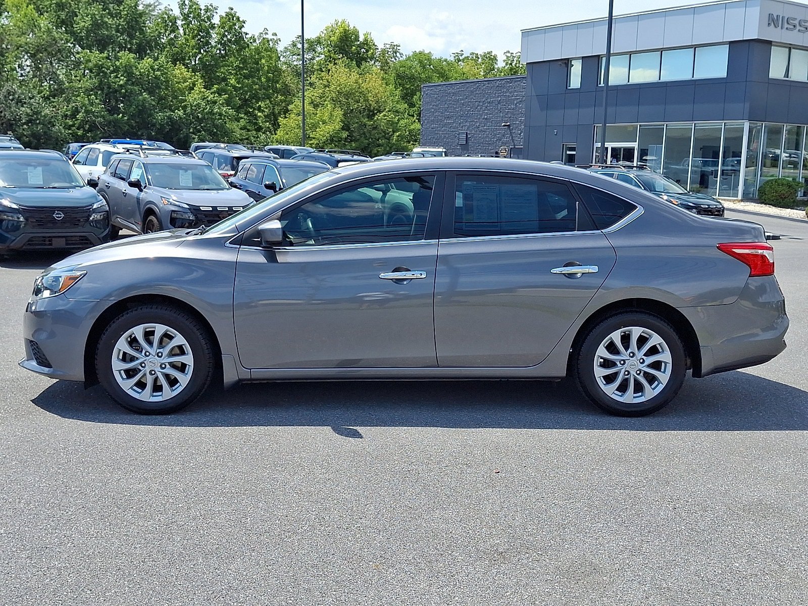 Used 2019 Nissan Sentra SV FWD image 4