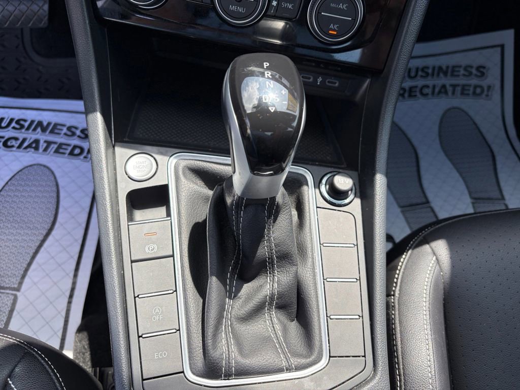 Certified 2023 Volkswagen Jetta SE FWD image 17