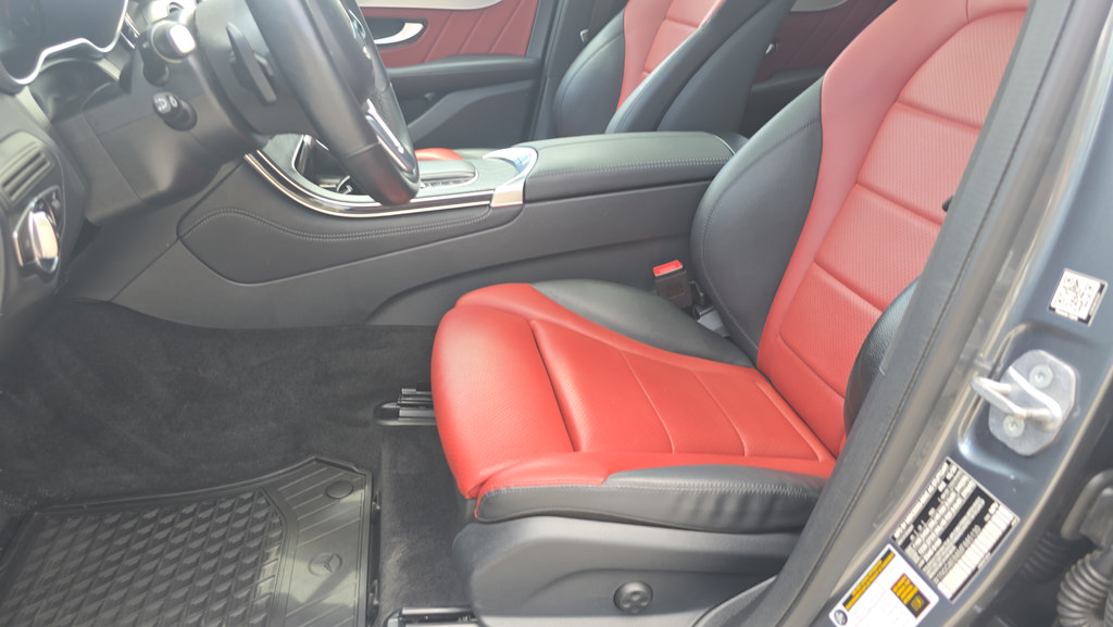 Used 2021 Mercedes-Benz GLC 300 4MATIC image 13