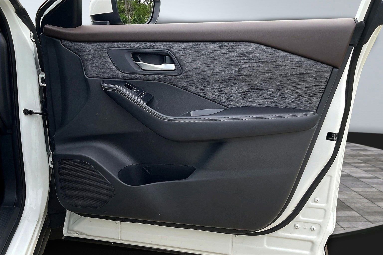 Certified 2023 Nissan Rogue SV image 31