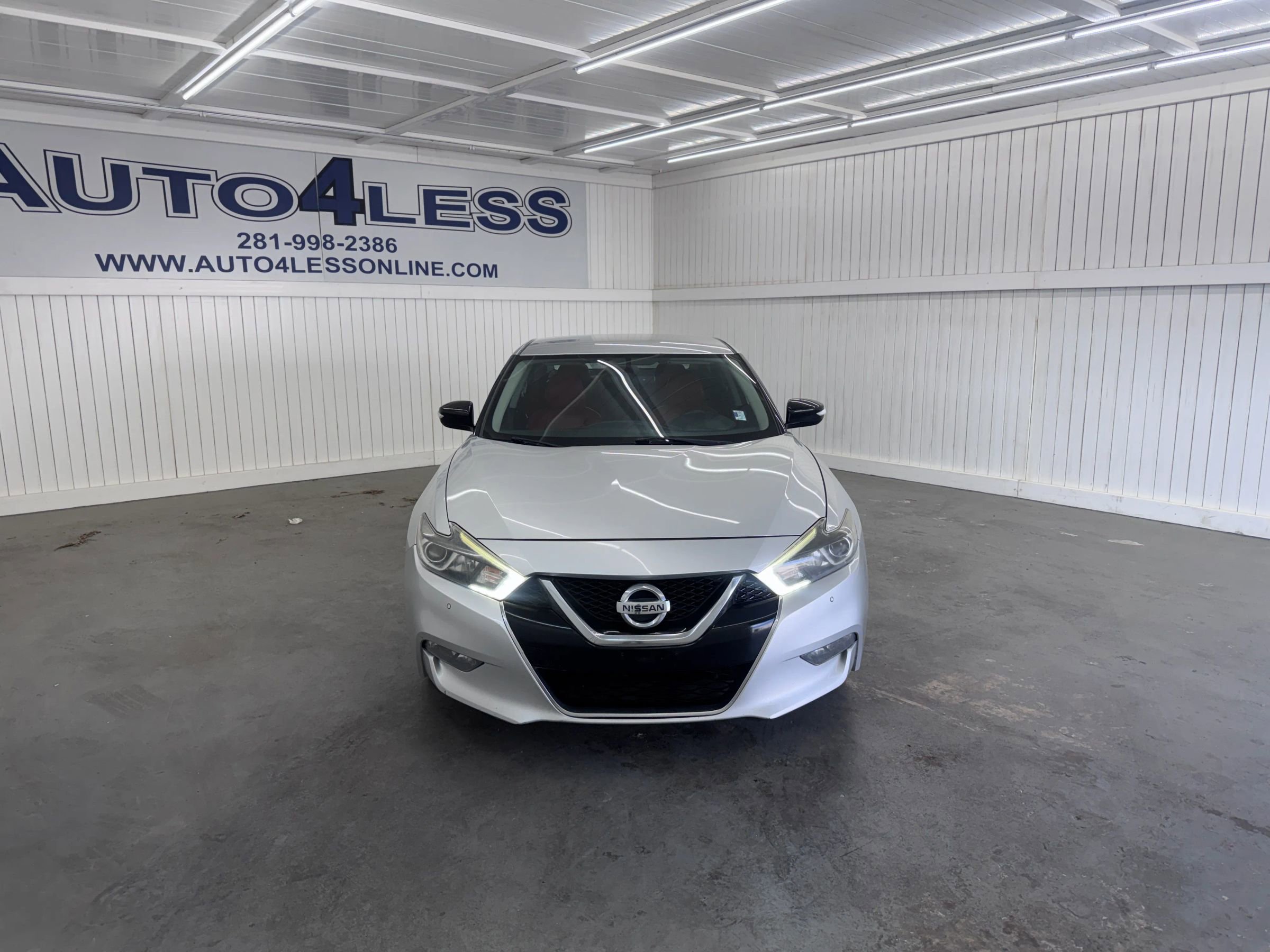Used 2018 Nissan Maxima 3.5 SV image 2