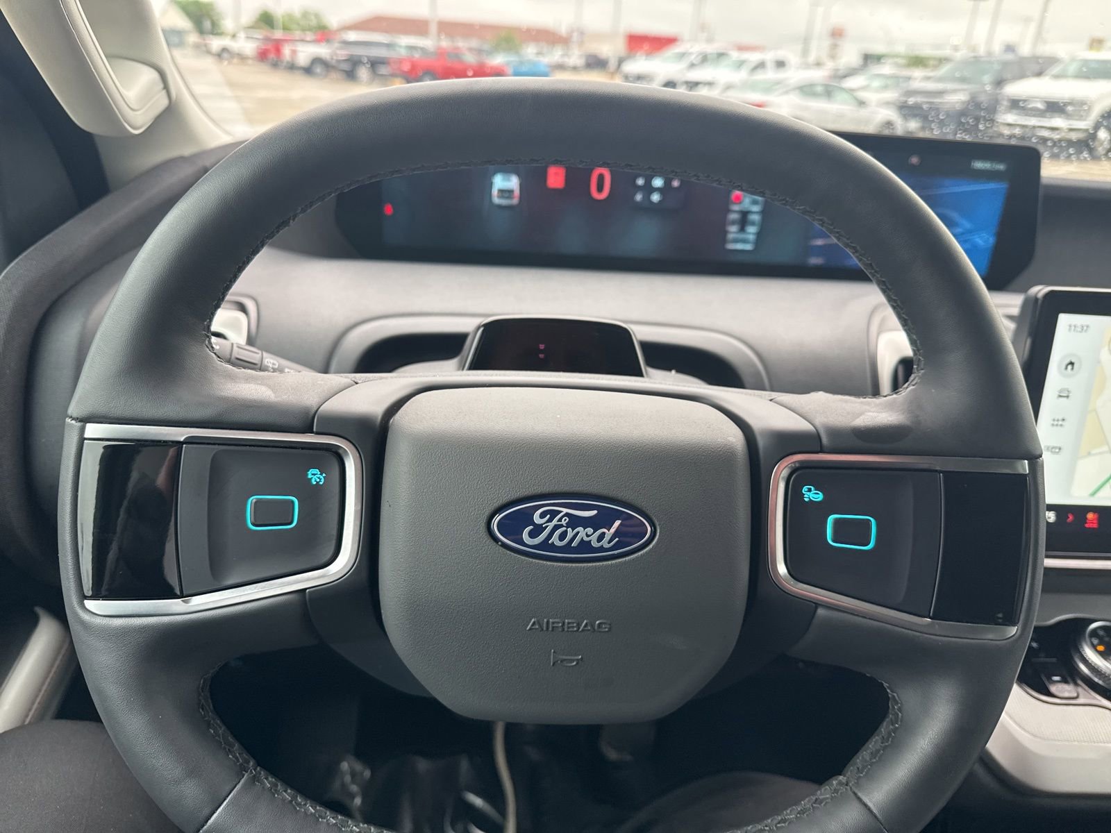 Used 2025 Ford Expedition Active image 13