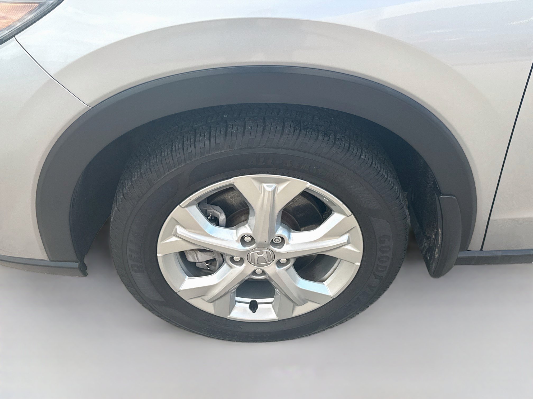 Certified 2024 Honda HR-V LX image 35