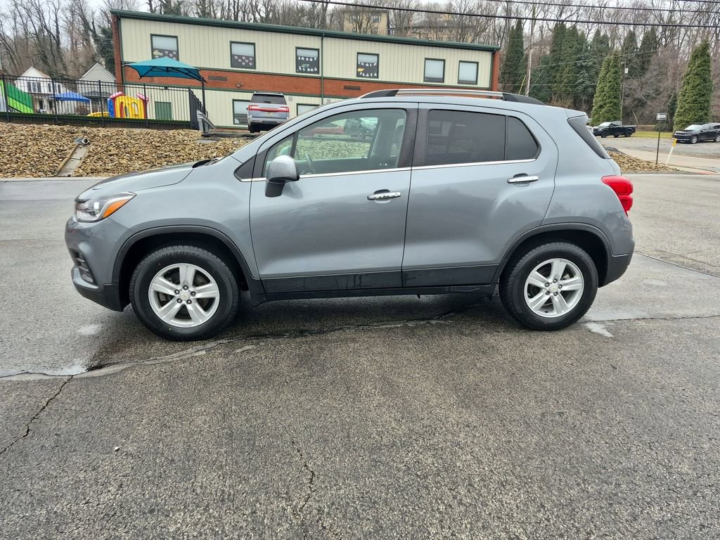 Used 2019 Chevrolet Trax LT w/ LT Convenience Package image 12