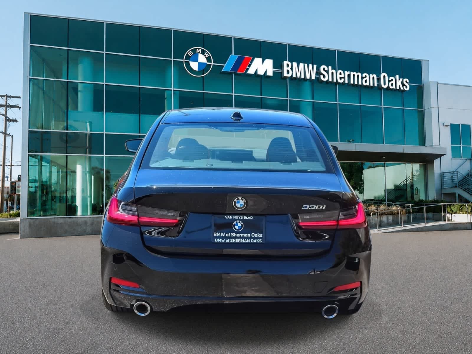 Used 2026 BMW 330i Sedan w/ Convenience Package RWD image 5