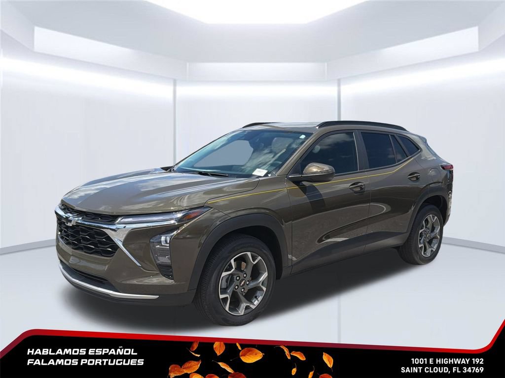 Used 2024 Chevrolet Trax LT w/ Driver Confidence Package FWD image 2