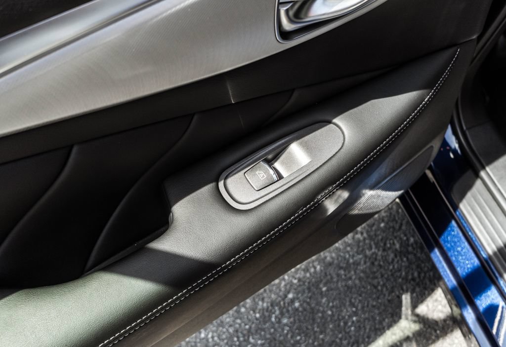 Used 2022 INFINITI Q50 Luxe AWD/4WD image 27
