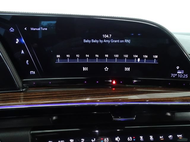 Certified 2024 Cadillac Escalade Premium Luxury w/ LPO, Floor Liner Package AWD/4WD image 16
