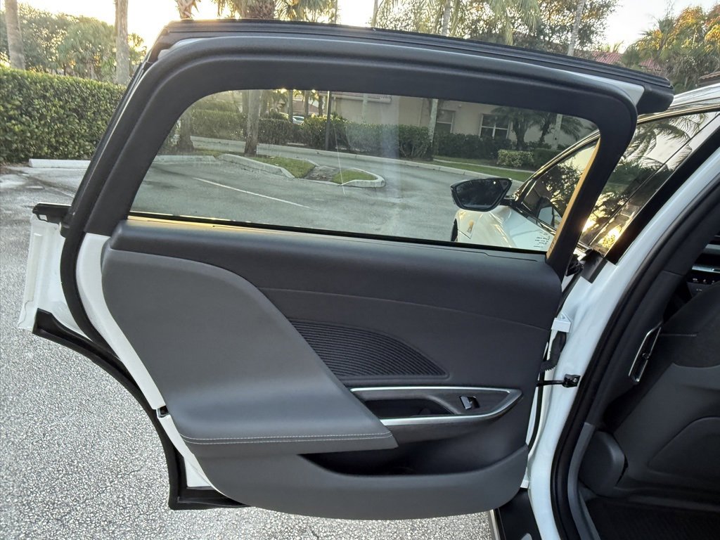 Used 2022 Lucid Air Grand Touring image 43