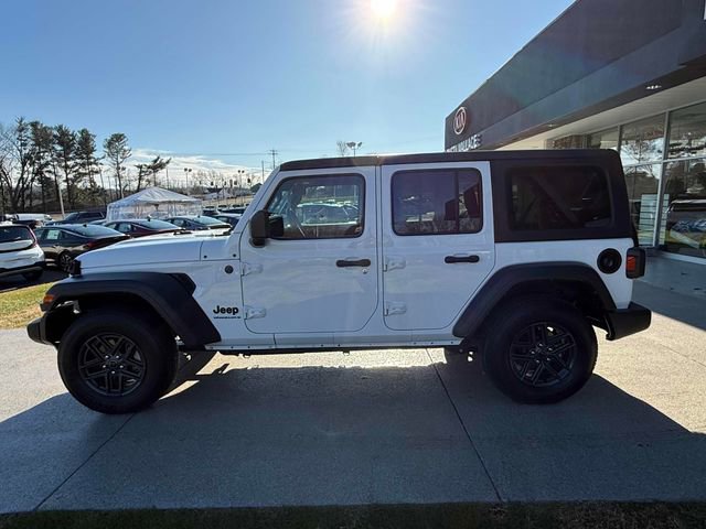 Used 2024 Jeep Wrangler Unlimited Sport AWD/4WD image 17