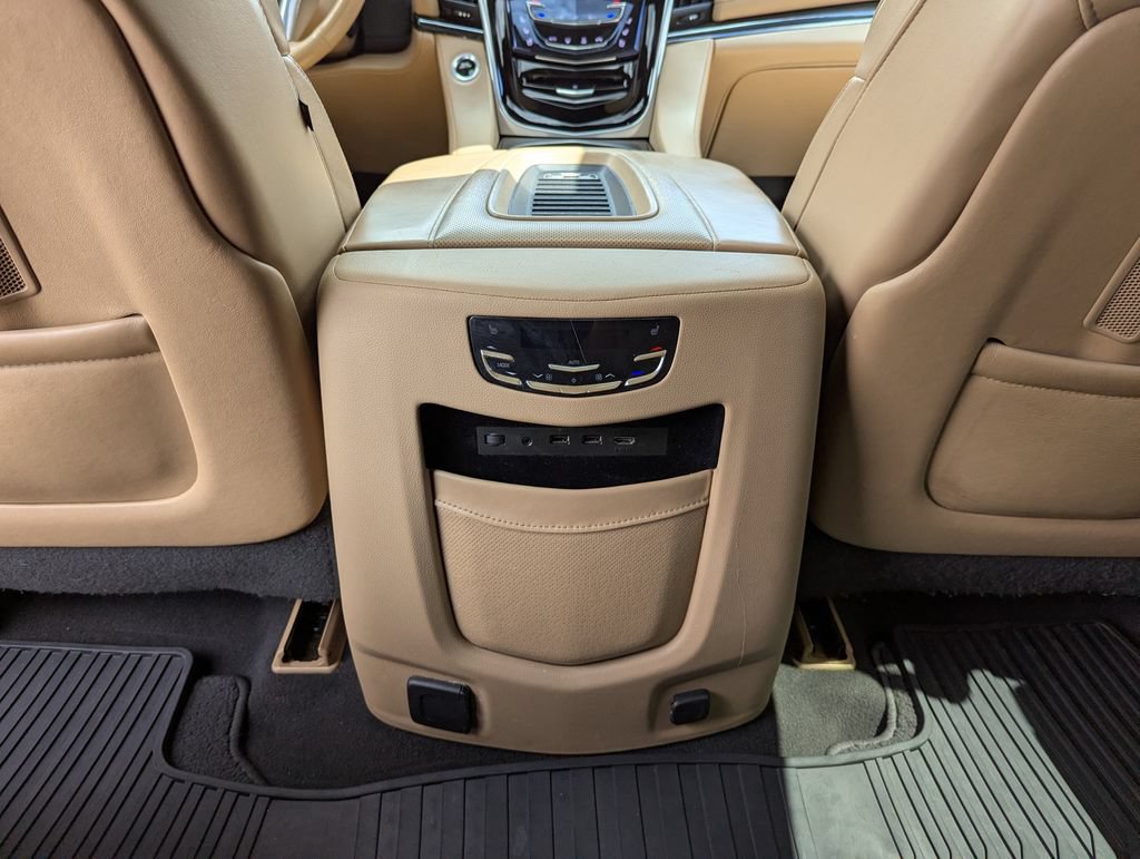 Used 2020 Cadillac Escalade Platinum AWD/4WD image 46