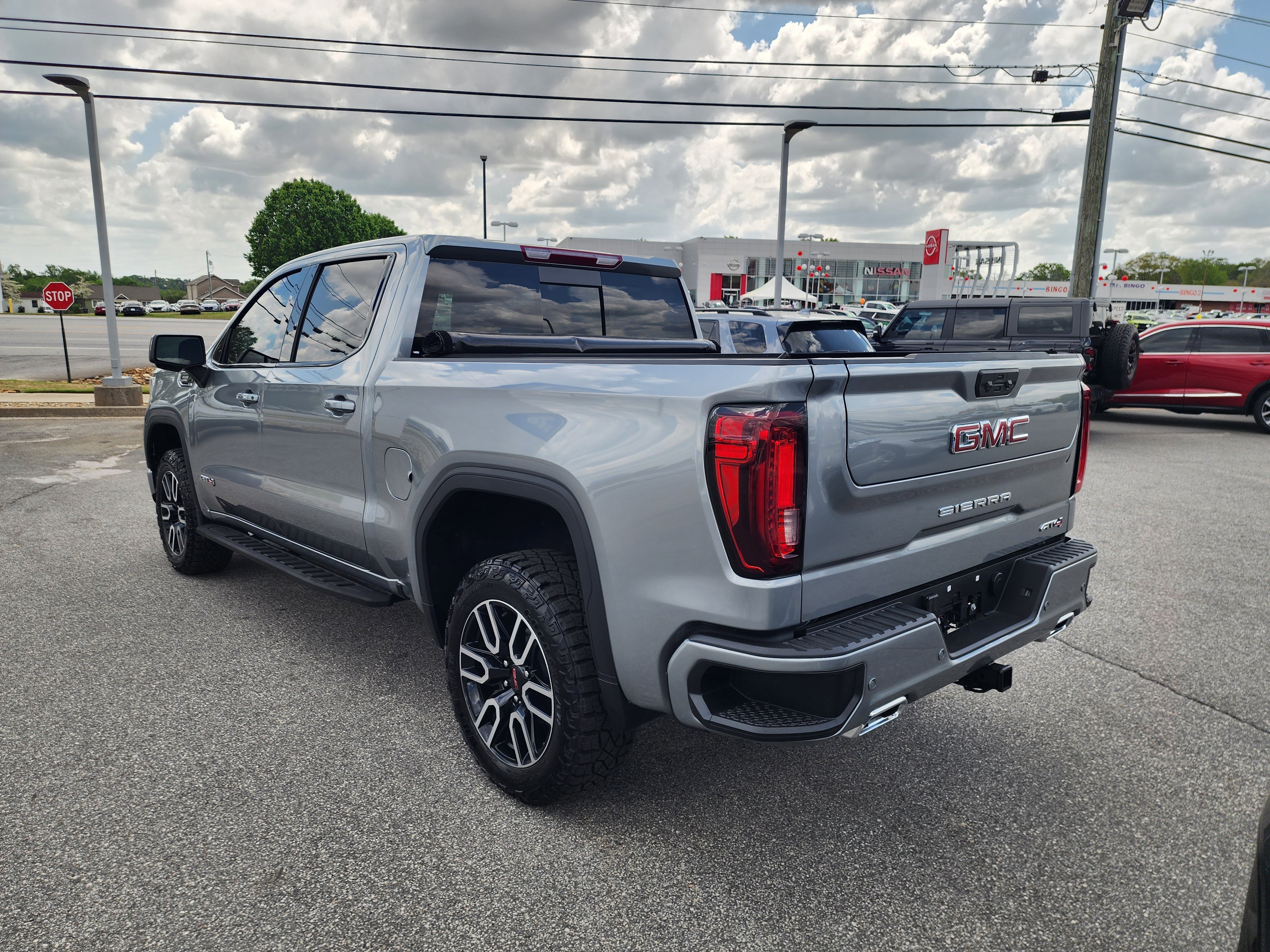 Used 2025 GMC Sierra 1500 AT4 w/ AT4 Premium Package image 7