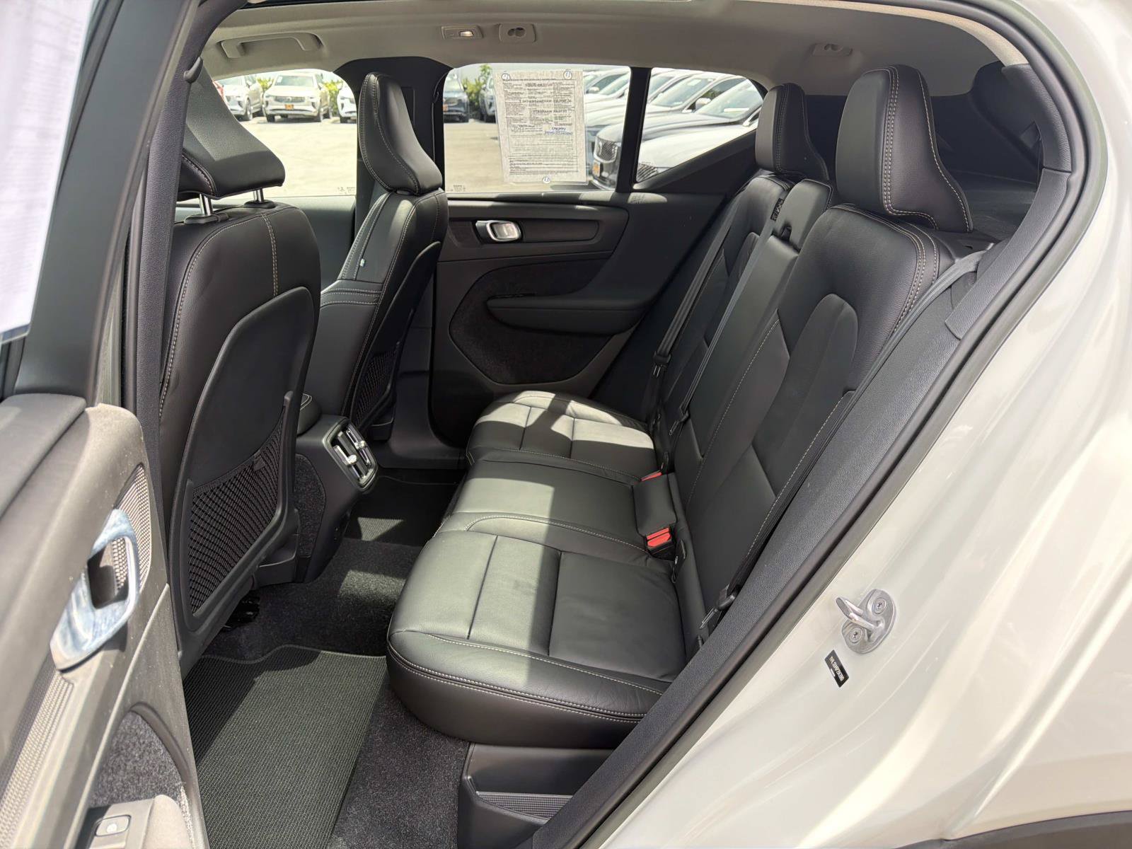 Certified 2023 Volvo XC40 B5 Ultimate AWD/4WD image 21