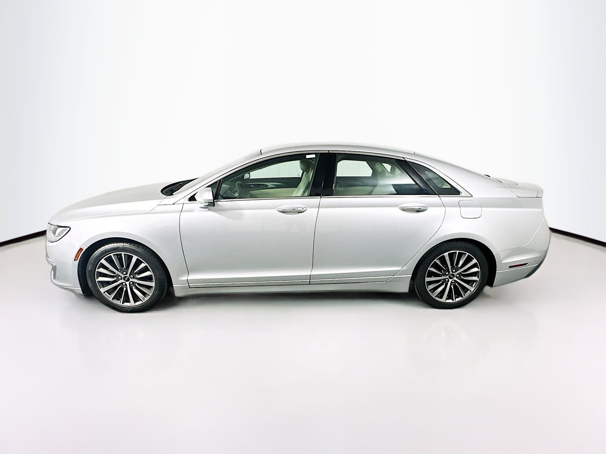 Used 2018 Lincoln MKZ Premiere FWD image 4