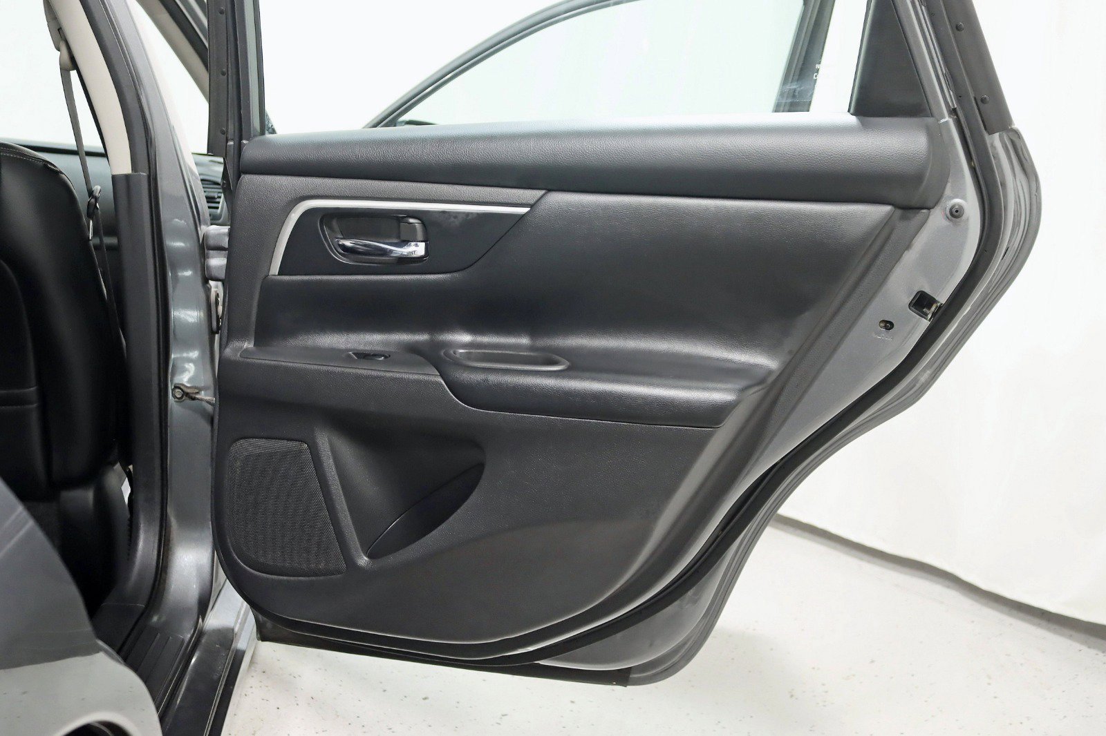 Used 2017 Nissan Altima 2.5 SL w/ Moonroof Package image 32