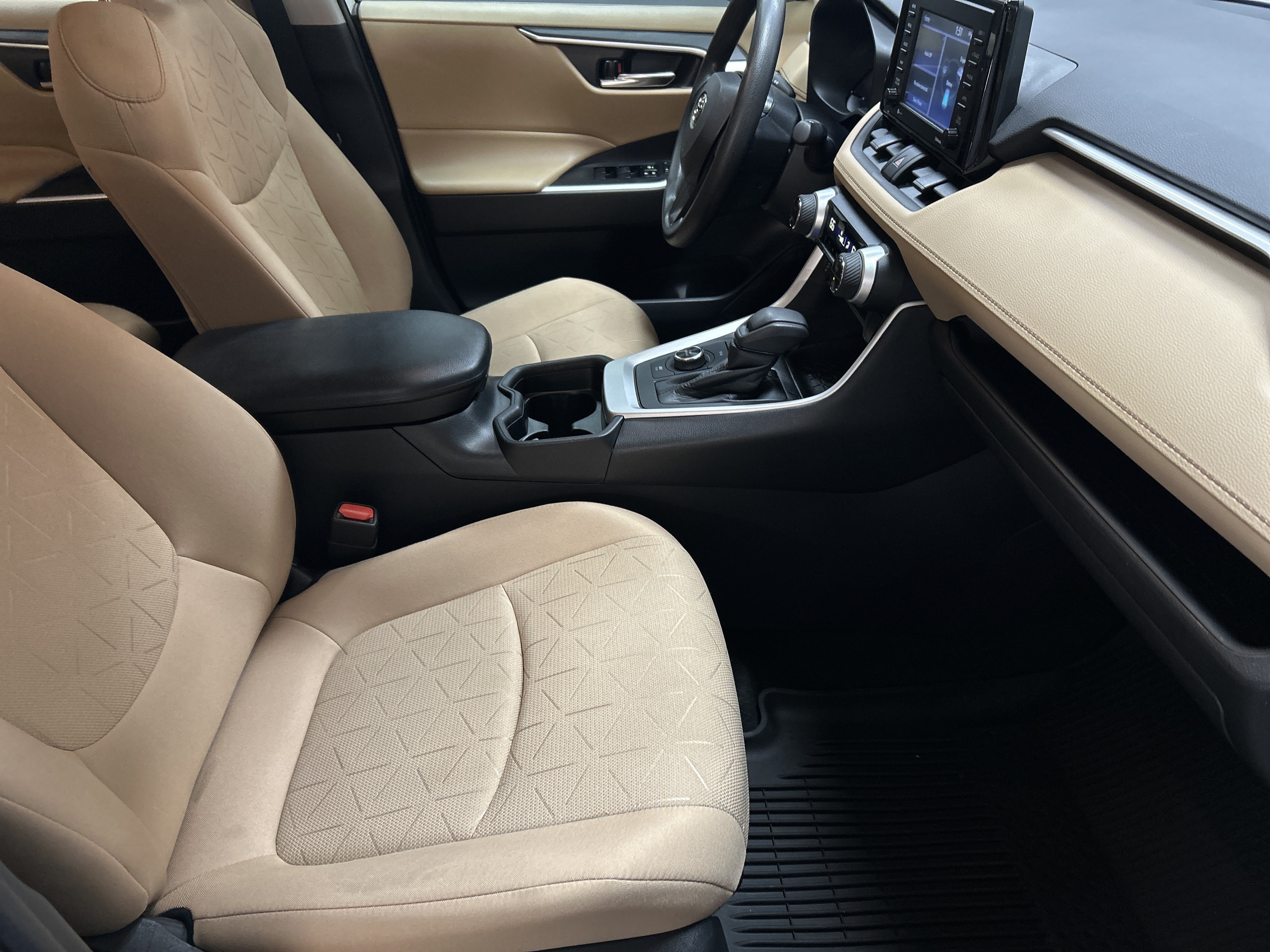 Certified 2021 Toyota RAV4 XLE AWD/4WD image 34