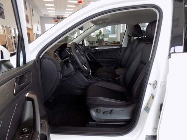 Used 2022 Volkswagen Tiguan SE AWD/4WD image 19