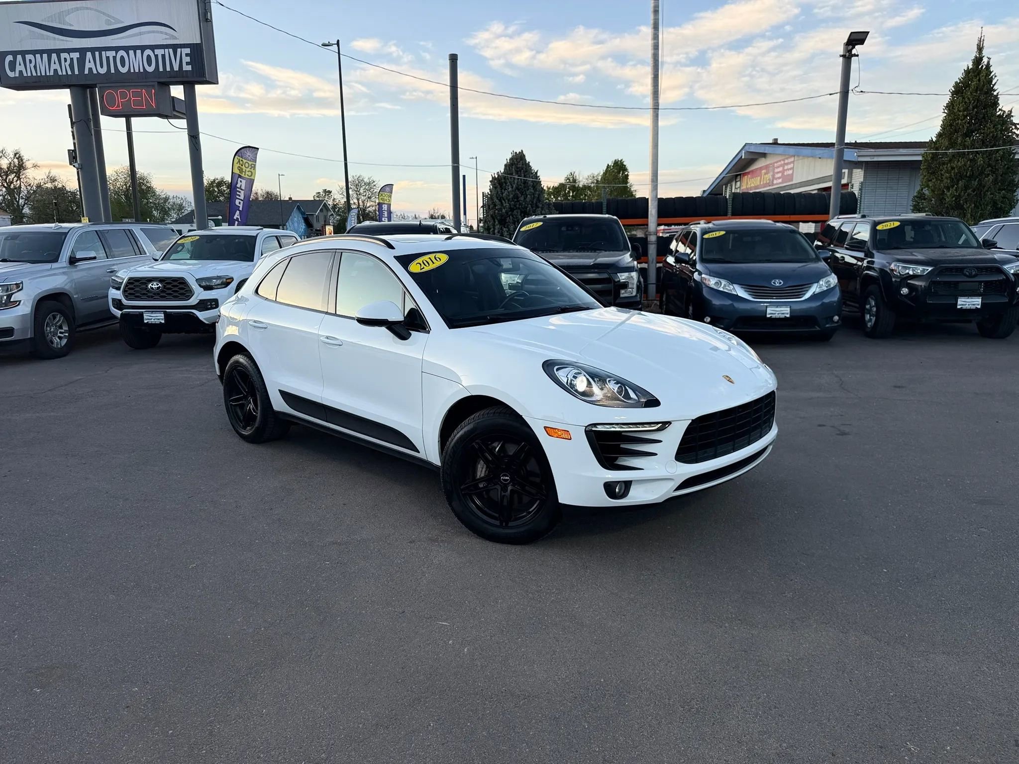 Used 2016 Porsche Macan S w/ Premium Package Plus AWD/4WD image 2
