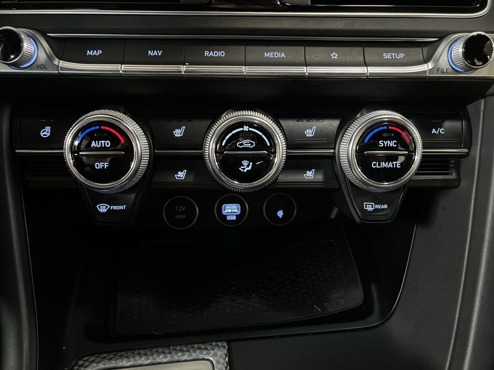 Used 2023 Genesis G70 3.3T w/ Sport Prestige Package image 21