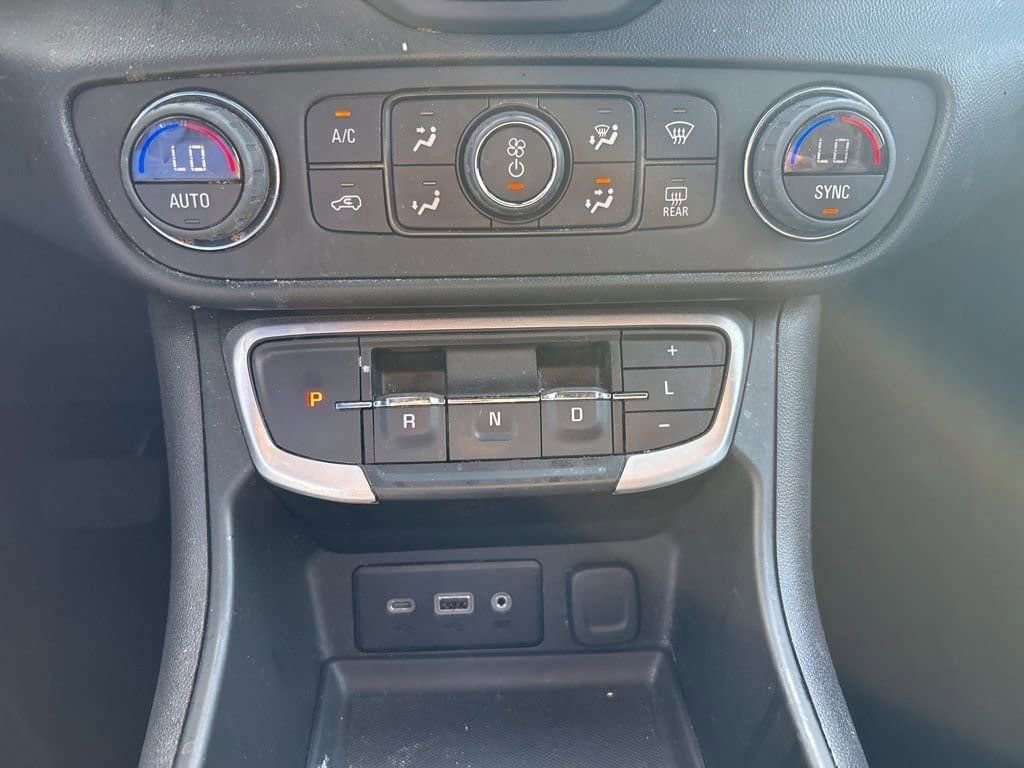 Used 2022 GMC Terrain SLE w/ Driver Convenience Package image 24