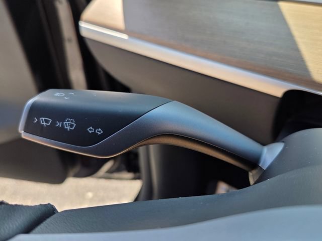 Used 2024 Tesla Model Y Long Range RWD image 25