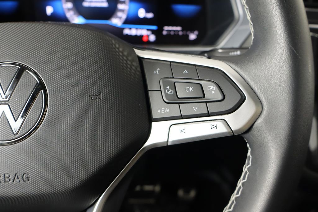 Used 2023 Volkswagen Tiguan SE R-Line FWD image 10