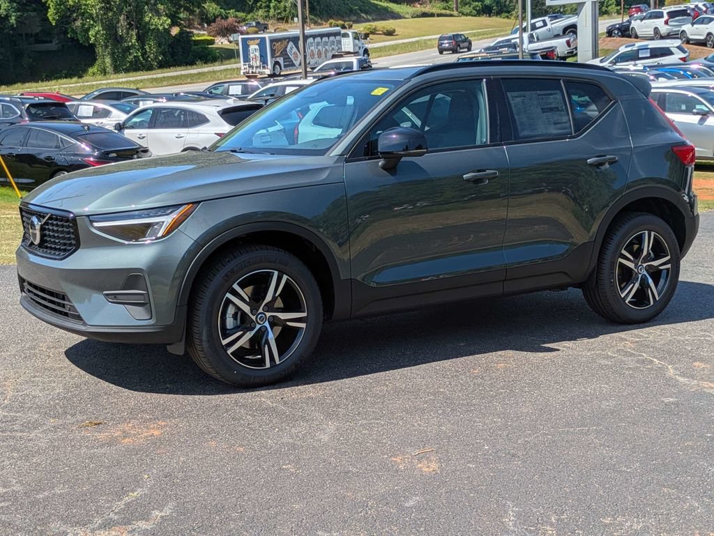 New 2026 Volvo XC40 B5 Core AWD/4WD image 8