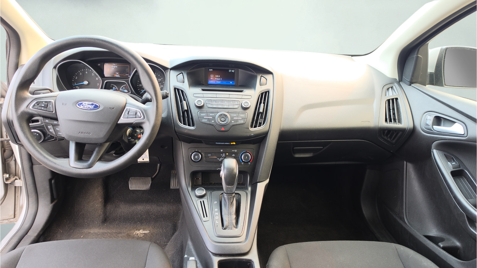 Used 2017 Ford Focus SE FWD image 13