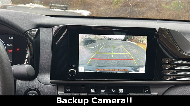 Used 2025 Toyota Camry LE image 4