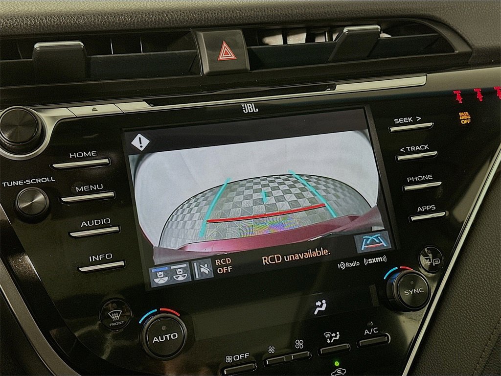 Used 2018 Toyota Camry XLE image 17