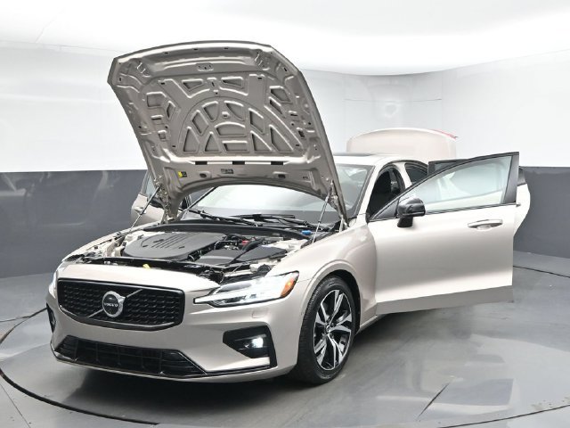 Used 2024 Volvo S60 B5 Plus w/ Climate Package FWD image 52