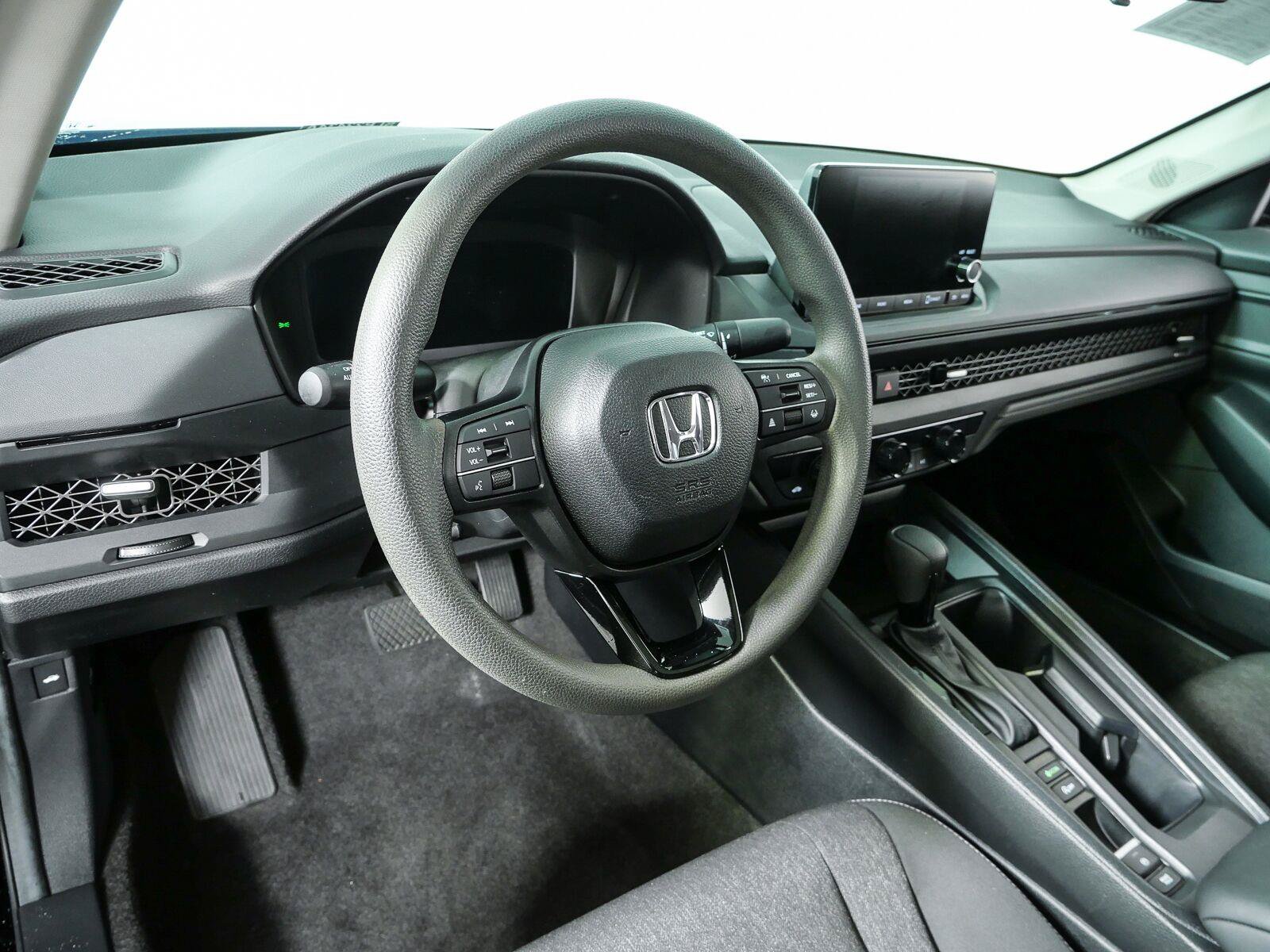 Used 2025 Honda Accord SE image 4