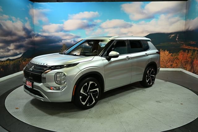 Used 2022 Mitsubishi Outlander SEL image 4