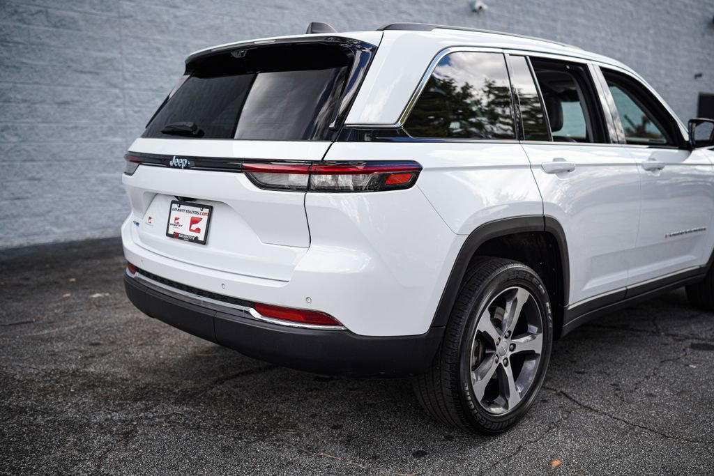 Used 2023 Jeep Grand Cherokee 4WD 4xe w/ Luxury Tech Group II image 15